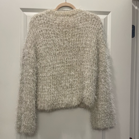 MOD On Trend | V-neck Cream Sweater - Picture 2 of 3